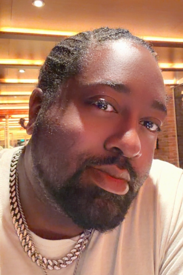 Cruise Brothers Travel Agent Davante Owens